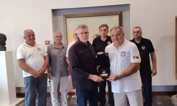 Plaketa Narodnom pozorištu „Zoran Radmilović” za učešće u obeležavanju Dana rezervnih vojnih starešina