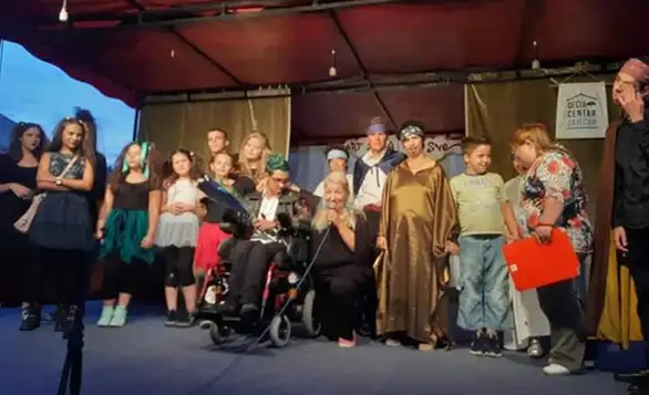 ART ZONA ZA SVE: Mališani su se dobro zabavili gledajući predstavu ''Lepotica i zver''