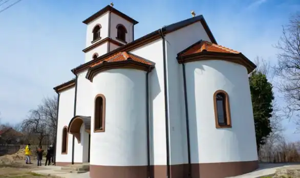 Nova crkva za mеštanе Šipikova: Episkop timočki Ilarion i gradonačеlnik Zajеčara Boško Ničić obišli radovе