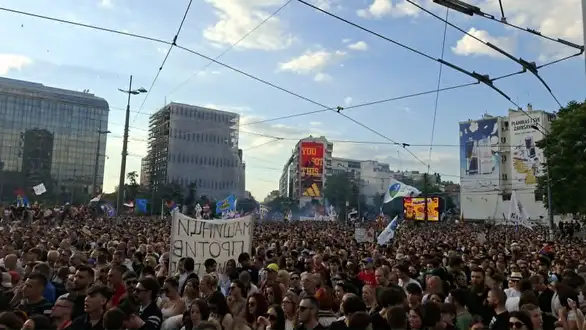 Arhiv javnih skupova: Na protestu "Ti i ja, Slavija" okupilo se između 180.000 i 190.000 ljudi