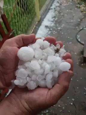 Snažno nevreme protutnjalo Zaječarom: padao grad veličine kokošijeg jajeta!
