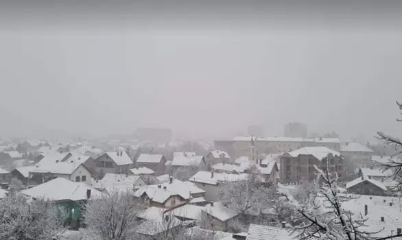 Hladno jutro sa mrazom i maglom, u Timočkoj krajini ledena kiša i zrnasti sneg