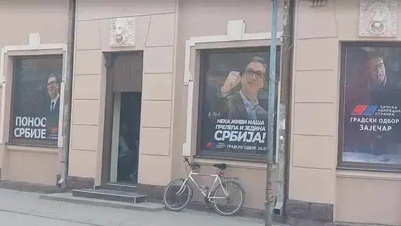 „Vlast u strahu od jajarenja“: Kako protiču dolasci državnih funkcionera u Zaječar i Kosjerić?