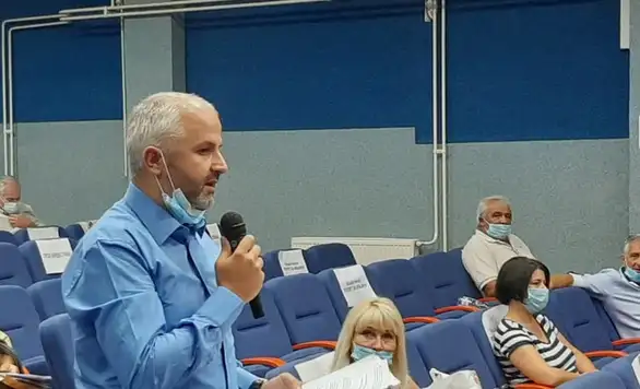 Stojadinović: Ne smetaju vam manifestacije, ali vam smetaju građani koji sede ispred prodavnice