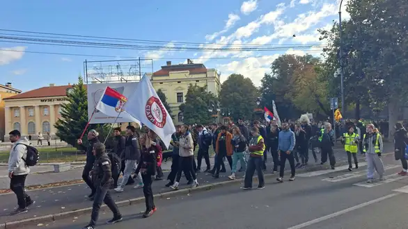 Studenti i građani krenuli iz Zaječara pešice na skup u Beogradu: Šest dana šetnje, sutra najteža ruta