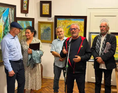 Izložba slika ,,Trag u kamenu” otvorena u Pozorišnom muzeju