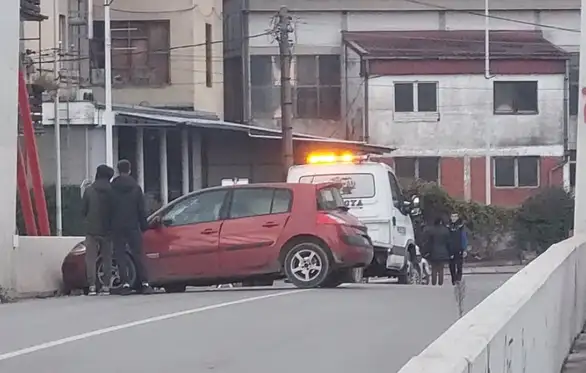 Saobraćajna nezgoda na mostu u Kotlujevcu