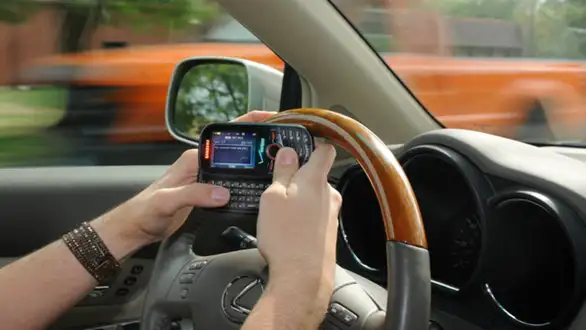 MUP: Pojačana kontrola nepropisnog korišćenja uređaja za komunikaciju od strane vozača, kao i korišćenje sigurnosnih pojaseva