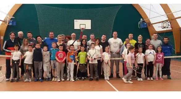 Fantasticni zaječarski teniseri AS Timoka na turniru u Knjaževcu, osvojena 3 pehara