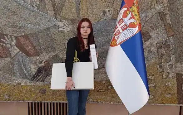 Teodora Milovanović učenica Gimnazije prva na takmičenju iz književnosti
