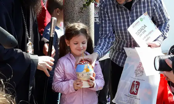 ODRŽANA "TUCIJADA" U PORTI SABORNOG HRAMA (FOTO)