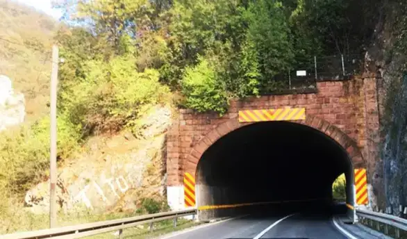 Nastavljaju se radovi na popravci i održavanju osvetljenja u tunelu Grza