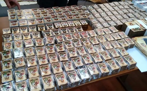 Zaplenjeno oko 8.500 replika pravoslavnih ikona na graničnom prelazu Vrška Čuka