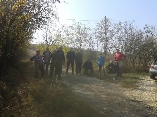 Otpočela je akcija uređenja puta koji vodi do zavetnog krsta