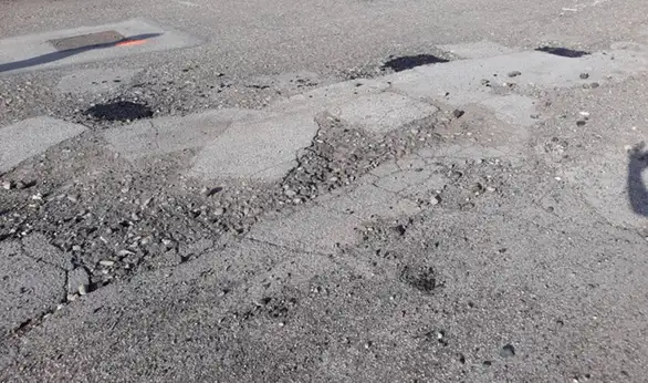 OBEĆANO-ISPUNJENO: Sređivanje udarnih rupa, ali kako? (FOTO)