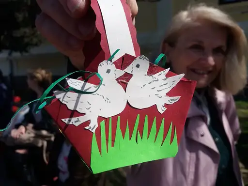 Udruženja "L Down" i "Dečiji centar" danas su održala prodajnu izložbu na Trgu oslobođenja