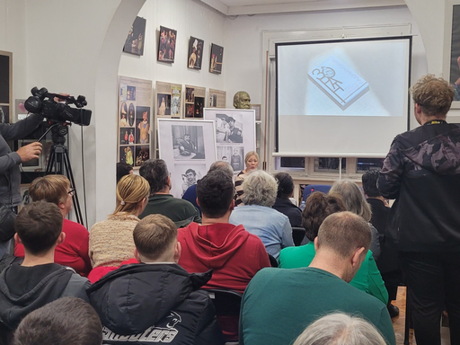 U galeriji Pozorišnog muzeja predstavljena knjiga ,,Zoran Radmilović na radiju i televiziji"