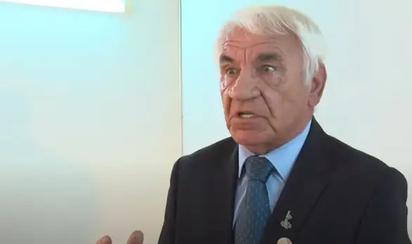 Veroljub Stevanović poručio Ničiću: “Svako ima svoje lice i nosi svoj krst. Nosi ga i on. Nikada ne bih ostavio svoje prijatelje, a on ih je ostavio”