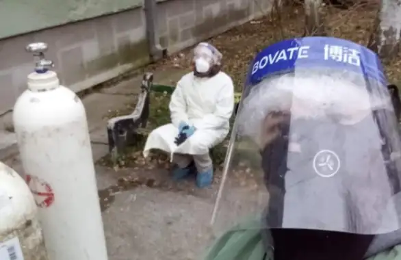 Vladimir Milošević volonter u ZC Zaječar: Odeljenja su puna. Ljudi se bore za kiseonik. Doktori, sestre i tehničari ne staju