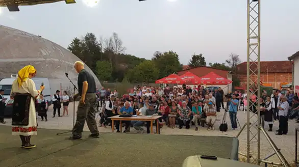 Počeo Festival vlaške lepote Balkana: Večeras izbor za najlepšu Vlajnu Balkana