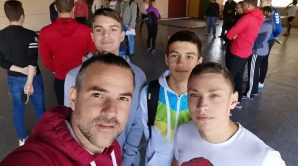 Učenici Tehničke škole osvojili prvo mesto u stonom tenisu na gradskom takmičenju