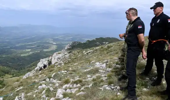 Ministar unutrašnjih poslova Srbije Aleksandar Vulin prisustvovao je pokaznoj vežbi spasavanja ugroženog stanovništva uz upotrebu helikoptera na planini Stol kod Bora