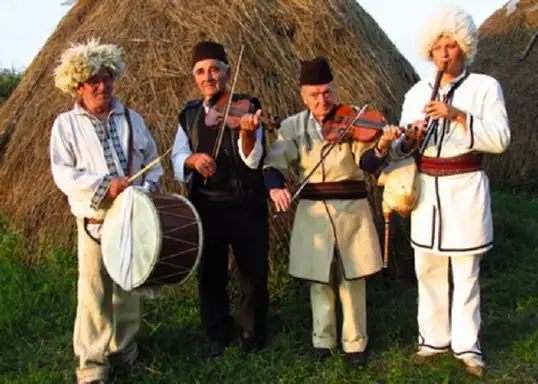 TAKMIČENJE ZA NAJBOLJEG IZVOĐAČA IZVORNE VLAŠKE PESME