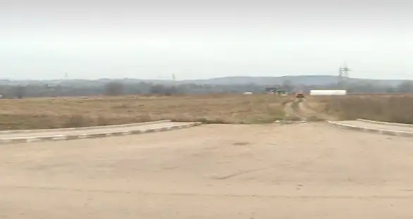 Šut i otpad dve godine „čuvaju“ Vučićev kamen temeljac za Aptiv u Zaječaru