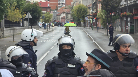 Naprednjaci širom Srbije se mobilišu: Sutra u 17 veliki skup SNS ispred Skupštine Srbije