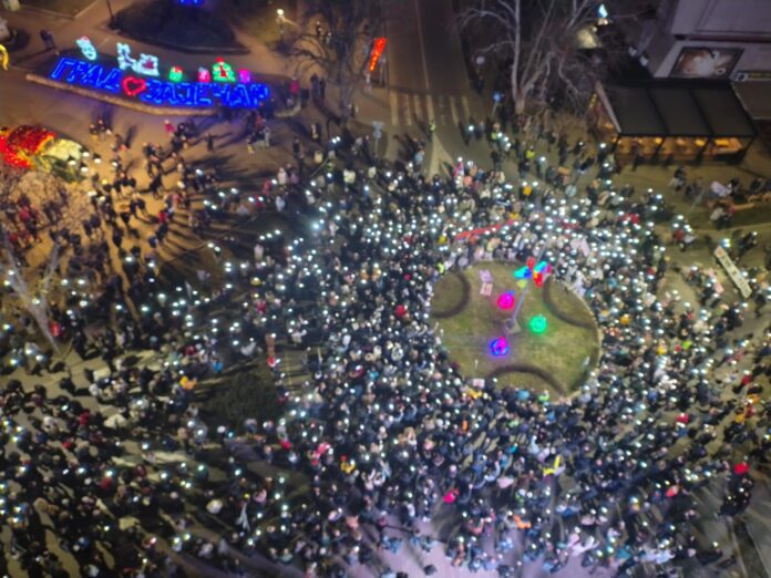 Zaječarci se okupljaju kod Kružnog toka